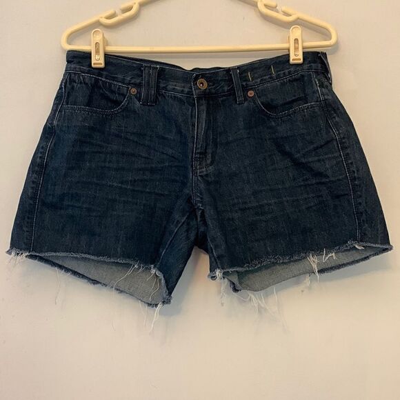 Madewell Pants - Madewell denim jean shorts Raw hem Size 28 Length 13”